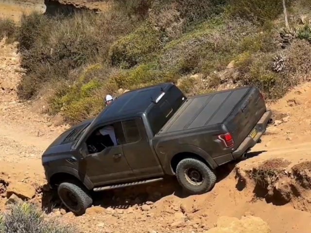 Rescuing an off-roader and fishing at Ejido Erendira, Baja (Mexico)